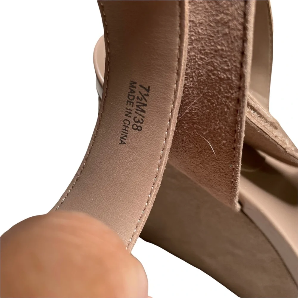 Vince Camuto Size 7 1/2 M
